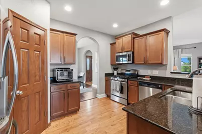 3967  Oakmont Trl, Waukesha, WI 53188 - Photo 16