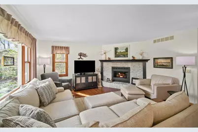 2120  Willowbrook Dr, West Bend, WI 53090 - Photo 4