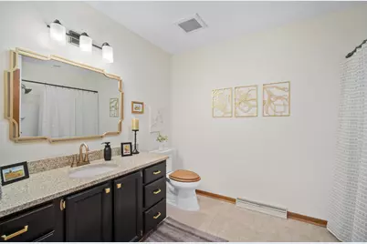 2120  Willowbrook Dr, West Bend, WI 53090 - Photo 14