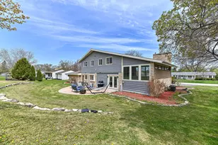 8947 N Santa Monica Blvd, Bayside, WI 53217 - Photo 32