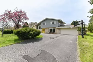 8947 N Santa Monica Blvd, Bayside, WI 53217 - Photo 6