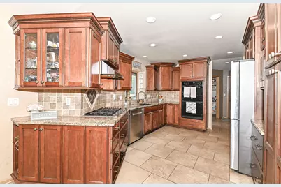 8947 N Santa Monica Blvd, Bayside, WI 53217 - Photo 14