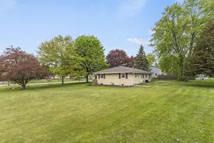 W173S7150 Grove St, Muskego, WI 53150 - Photo 20