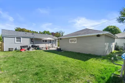8613 W Ohio Ave, Milwaukee, WI 53227 - Photo 32