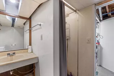 8613 W Ohio Ave, Milwaukee, WI 53227 - Photo 28