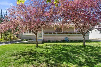 8613 W Ohio Ave, Milwaukee, WI 53227 - Photo 4