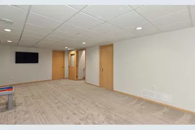 3633 S 158th St, New Berlin, WI 53151 - Photo 28