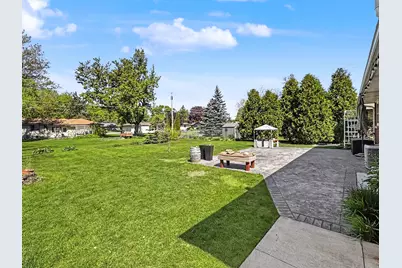 3633 S 158th St, New Berlin, WI 53151 - Photo 32