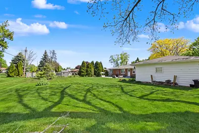 3633 S 158th St, New Berlin, WI 53151 - Photo 30
