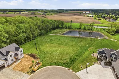 S101W21316  Maneys Ct, Muskego, WI 53150 - Photo 2
