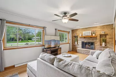 4761 S 81st St, Greenfield, WI 53220 - Photo 6