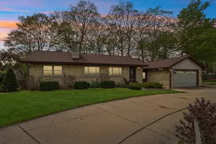4761 S 81st St, Greenfield, WI 53220 - Photo 2