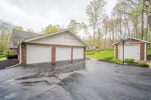 5307 Woodstone Dr, Hartford, WI 53086 - Photo 4