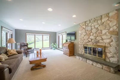 5307  Woodstone Dr, Hartford, WI 53086 - Photo 16