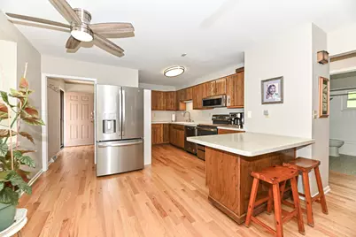 4265 S 68th St, Greenfield, WI 53220 - Photo 10