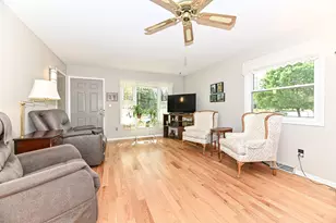 4265 S 68th St, Greenfield, WI 53220 - Photo 6