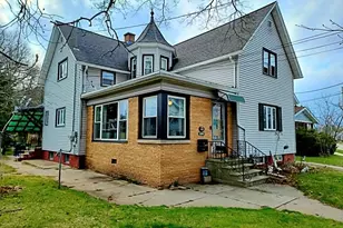 1420 Hawthorne Ave, Two Rivers, WI 54241 - Photo 1