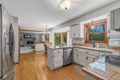 S45W25745  Underwood Ct, Waukesha, WI 53189 - Photo 10
