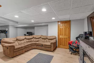 S45W25745 Underwood Ct, Waukesha, WI 53189 - Photo 30
