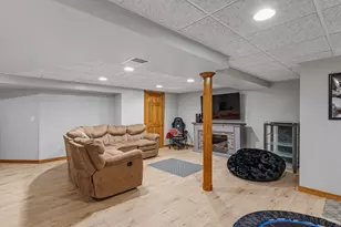 S45W25745 Underwood Ct, Waukesha, WI 53189 - Photo 28
