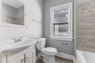 2713 N 44th St, Milwaukee, WI 53210 - Photo 8