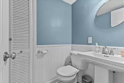 4634 N Idlewild Ave, Whitefish Bay, WI 53211 - Photo 18