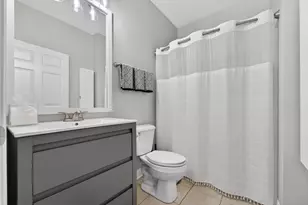 996 Bedford Ct, Racine, WI 53406 - Photo 16