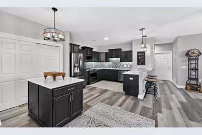 996  Bedford Ct #202, Racine, WI 53406 - Photo 6