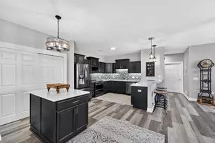 996 Bedford Ct, Racine, WI 53406 - Photo 6