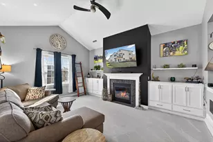 996 Bedford Ct, Racine, WI 53406 - Photo 2
