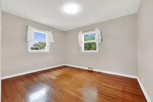 N85W17124 Lee Pl, Menomonee Falls, WI 53051 - Photo 10