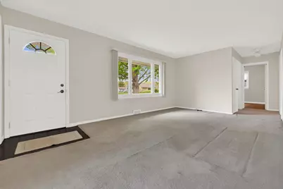 N85W17124  Lee Pl, Menomonee Falls, WI 53051 - Photo 6