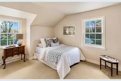 225 W Nokomis Ct, Fox Point, WI 53217 - Photo 22
