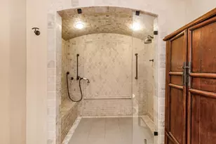 225 W Nokomis Ct, Fox Point, WI 53217 - Photo 20
