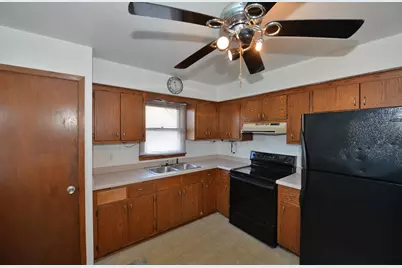 8732  Westbrook Dr #8734, Sturtevant, WI 53177 - Photo 6