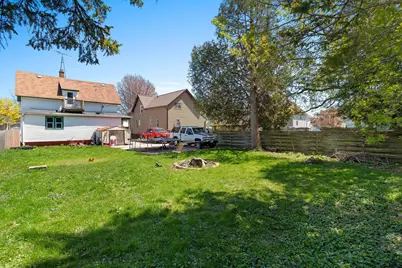 1026 S 14th St, Manitowoc, WI 54220 - Photo 4