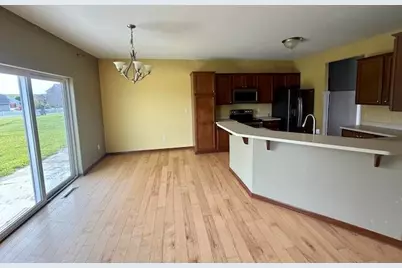1203  Hazelcrest Dr, Watertown, WI 53094 - Photo 4