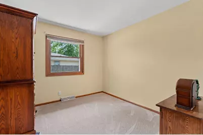 4204 S 93rd St, Greenfield, WI 53228 - Photo 20