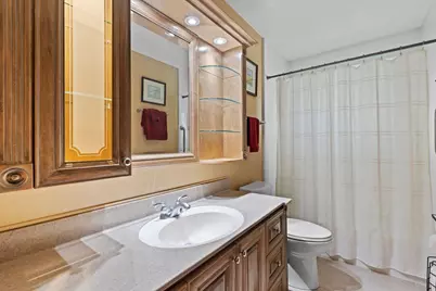 4204 S 93rd St, Greenfield, WI 53228 - Photo 16