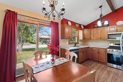 4204 S 93rd St, Greenfield, WI 53228 - Photo 8