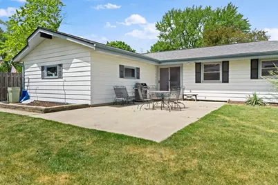 4204 S 93rd St, Greenfield, WI 53228 - Photo 22