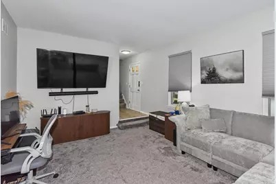 8348 W Cold Spring Rd, Greenfield, WI 53220 - Photo 24