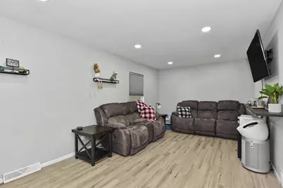 8348 W Cold Spring Rd, Greenfield, WI 53220 - Photo 10