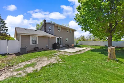 8348 W Cold Spring Rd, Greenfield, WI 53220 - Photo 28