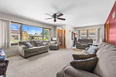 1715  26th St, Kenosha, WI 53140 - Photo 4