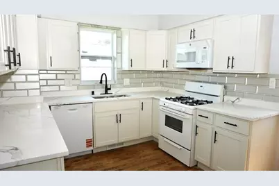 2113  16th St, Racine, WI 53403 - Photo 2