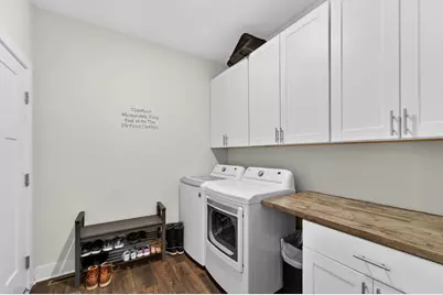 7062  Creekside Ct, Racine, WI 53406 - Photo 22