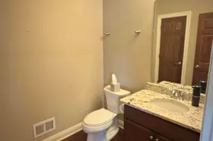 N63W13355 Hummingbird Wy, Menomonee Falls, WI 53051 - Photo 22