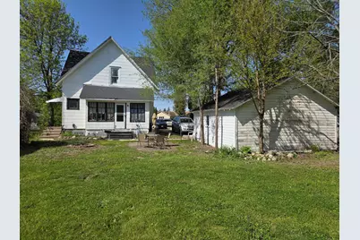 318  Madison St, Walworth, WI 53184 - Photo 6