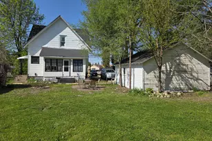 318 Madison St, Walworth, WI 53184 - Photo 6